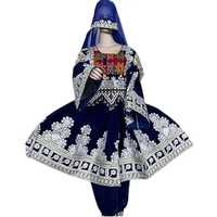 Robe de mariée afghane moderne en velours noir profond luxueux, coupe trapèze, longueur genou, grande taille, avec appliques en dentelle, volants, imprimé floral et col en V