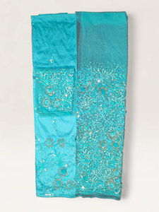 Tissu George bleu turquoise perlé, brodé à la main avec des motifs floraux argentés, des paillettes et des ornements de luxe pour les mariages africains - Product Image 3
