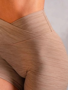 Shorts de yoga et de sport pour femmes de haute qualité à double couche avec short de compression intégré, cordon de serrage, taille élastique et poches latérales - Product Image 4