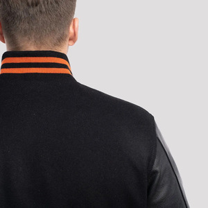 Blouson Bomber Varsity Personnalisé pour Homme en Laine et Cuir – Corps en Laine Premium, Manches en Cuir Véritable, Poignets Côtelés et Boutons Pression – Style Urbain - Product Image 5