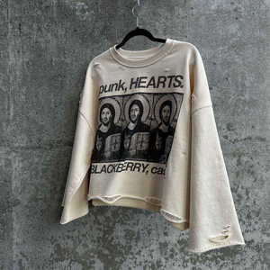 Sudaderas de moda de algodón de rizo, estilo oversize, con estampado DTG, hombros caídos, efecto desgastado, manga larga, corte holgado y estilo cropped. - Product Image 3