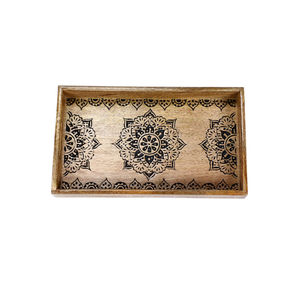 Plateau de service en teck de style marocain antique, design sculpté à la main, plateau décoratif vintage pour café avec poignées et incrustations en laiton - Product Image 5