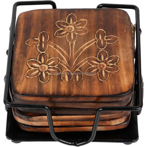 Ensemble de 4 sous-verres en bois avec motif floral gravé |   Fabriqué à la main avec un support |   Décoration de table en bois rustique - Product Image 6