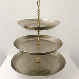 Support à gâteau décoratif à 2 niveaux en métal argenté, prix de gros, parfait pour les mariages et toutes les occasions. - Product Image 2