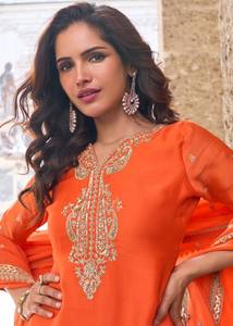 Conjunto de Salwar Kameez para Mujer con Bordado Floral Naranja, Choli, Palazzo y Dupatta - Traje Tradicional para Fiestas, Graduaciones y Diwali, en Seda Chinon - Product Image 4