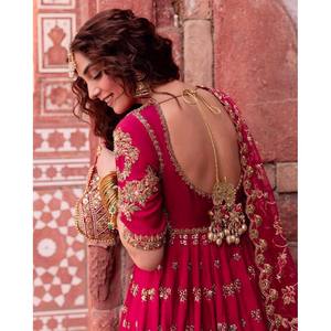 Vêtements indiens et pakistanais de créateur, broderie de séquence et de zari sur robe et dupatta - Product Image 4