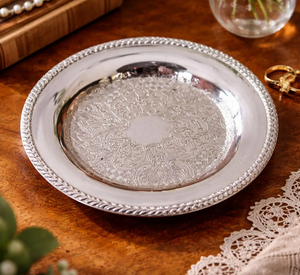Plateau décoratif de luxe royal, argenté, orné de laiton et d'aluminium, style simple et traditionnel pour la maison, décoration de Noël et du Ramadan - Product Image 1