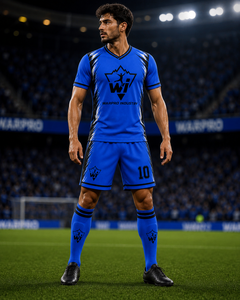 Tenue de football avancée prête pour le match, vêtements de performance à contrôle d'humidité pour les joueurs d'équipes de club en tournoi, vêtements de sport - Product Image 1