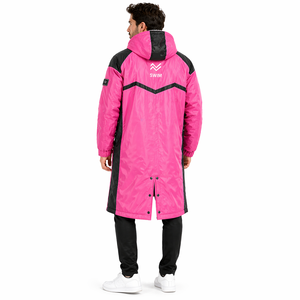 Parka de Natación Personalizada de Alta Calidad, Abrigo Térmico Largo e Impermeable con Forro de Felpa Suave para Uso en Piscinas y Aguas Abiertas - Product Image 5