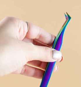Pinces à extensions de cils de haute qualité en acier inoxydable, précision, durabilité, antimagnétiques, résistantes aux acides, pour un pose de cils impeccable - Product Image 2