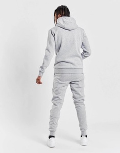 Ensemble de survêtement sport à capuche coupe classique avec veste zippée et pantalon de jogging, conçu pour le confort et un style tendance - Product Image 3