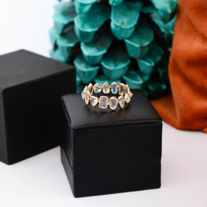 Anillo de Eternidad Multicorte de Piedra Lunar Arcoíris Natural en Oro Amarillo Sólido de 18K – Anillo de Racimo con Engaste de Bisel de Formas Mixtas, Piedra de Nacimiento de Junio - Product Image 5