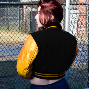 Veste courte universitaire pour femme, style Letterman, noir et jaune, avec manches en similicuir, vêtement d'extérieur décontracté, mode féminine - Product Image 5