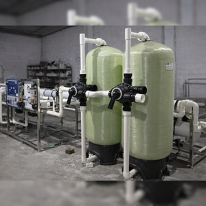 Planta de Ósmosis Inversa Industrial PPH AQUA de 10000 LPH con Sistema de Purificación de Agua Automático de FRP - Product Image 3