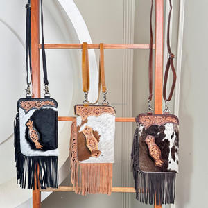 Bolso bandolera de cuero de vaca de lujo a la moda con correa de mano de cuero mecanizada a mano y bolso cruzado rústico con flecos para mujer - Product Image 5