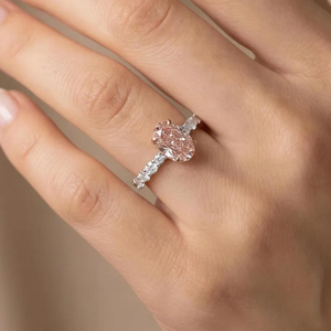 Bague de fiançailles de luxe en or massif 14K or blanc avec diamant de laboratoire rose taille ovale, bague d'anniversaire, bague de mariée, joaillerie fine - Product Image 2