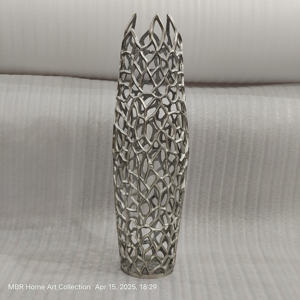 Plata Deco 79 Aluminio Metal Decorativo Jarrón Recorte Coral Centro de mesa - Product Image 1