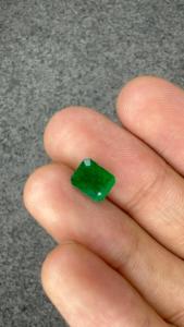 Émeraude naturelle zambienne 1,78 ct, taille octogonale, pierre précieuse verte non montée pour bague sur mesure, pendentif et bijoux de luxe - Product Image 3
