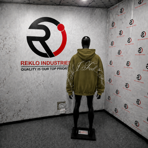 Sudadera con capucha verde oliva extragrande con cremallera, atemporal, moderna, lisa, para exhibición frontal en maniquí, catálogo de comercio electrónico, boutique. - Product Image 4