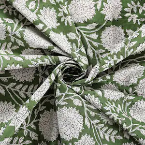 Tissu floral vert imprimé à la main au mètre |   Tissu en coton à imprimé botanique blanc |   Textile indien fait main pour la décoration intérieure - Product Image 4