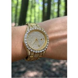 Montre en diamant moissanite de style japonais au design unique, montre à quartz durable pour un usage quotidien, disponible au prix d'usine - Product Image 1