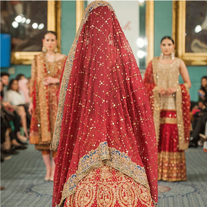 Lehenga Choli de mariée moderne à motif cristallin brodé, longueur ras du sol, 100% coton, personnalisable, respirant, col en V, style Princesse - Product Image 4