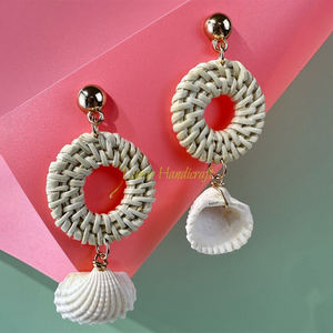 Elegantes pendientes de moda con forma de rafia de Vietnam para fiestas y bodas - Product Image 5