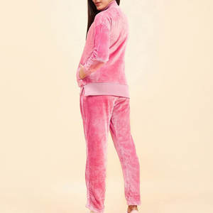 Conjunto Deportivo de Moda al por Mayor para Mujer: Sudadera Corta de Terciopelo con Cremallera y Logotipo de Pedrería, y Joggers a Juego de Cintura Alta - Product Image 4
