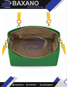 Bolso de Lona con Cierre para Mujer de la Hermandad Chi Eta Phi, con Letras Griegas, Diseño de Logotipo Personalizado, Espacio para Laptop, para Uso Diario - Product Image 6