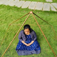 Antike Kreationen Pyramide aus Kupfer Handgefertigt Poliert Meditation Energieheilung Chakra Yoga Reiki Orgon-Therapie Wellness