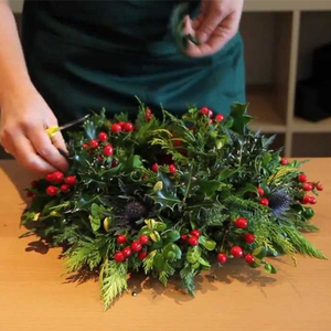 Bandeja Floral FT-03 de Plástico Resistente, Tamaño 155.3mm(D) x 52.3mm(H), Color Verde, Ligera, Compatible con 1/3 Piezas de Espuma Floral - Product Image 1