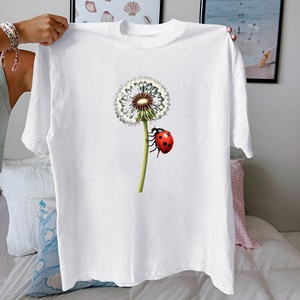 Pissenlit et coccinelle T-shirt confortable en pur coton pour femme - Product Image 1