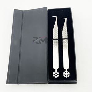 Pinzas para Extensión de Pestañas RMI Super Ranking Product Flower Bottom Designs, Acero Inoxidable, Agarre de Diamante, Punta Mate a 90 Grados - Product Image 1