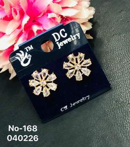 Pendientes de tuerca geométricos de acero inoxidable con circonitas y perlas de imitación, chapados en oro, joyería de moda para mujer, almacén indio para bodas y fiestas - Product Image 1