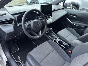 Toyota Corolla 20 Híbrido Touring Sports Teamplayer ZE, Vehículo Familiar Eficiente en Consumo de Combustible, Automático, Bajo Kilometraje, Vehículo de Exportación - Product Image 2