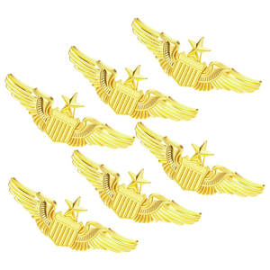 Nouvelles épingles en émail légères au design moderne, épingles en émail de haute qualité, épingles en émail en gros pour vêtements - Product Image 1