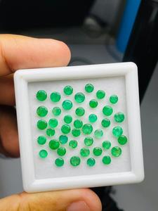 Lote de Esmeraldas Naturales de Zambia, Corte Zambia, Calidad AAA, Color Verde, Certificado IGI, Lustre Excelente, Corte y Pulido Perfectos para Joyería - Product Image 3