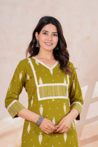 <b>Women</b> Ethnic Motifs Printed Regular Thread Work Pure Cotton <b>Kurta</b> with Palazzos - Product Image 4