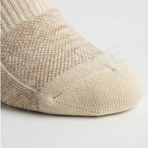 Chaussettes pour hommes, style régulier, en coton tricoté à carreaux, respirantes, pour un usage quotidien en automne - Product Image 6