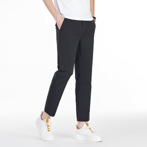 Pantalon décontracté pour homme avec taille élastique, léger et confortable, style capri - Product Image 1