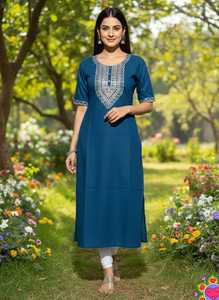 Kurta en coton slub fantaisie avec col brodé pour femmes, vêtements de fête, vêtements traditionnels indiens et pakistanais, kurtis décontractés. - Product Image 4