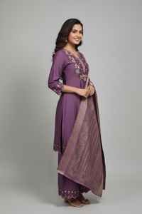 Meilleure collection de kurtis pour femmes en violet, ensemble en coton et soie à manches 3/4, entièrement cousu pour les occasions régulières et festives - Product Image 4