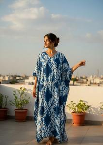 Vestido Maxi Kaftan Bohemio de Alta Calidad, Ecológico, 100% Algodón, con Encaje, Tie Dye, Cintura Elástica, Mangas Dolman y Cuello en V - Product Image 4