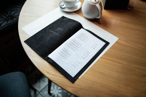 Elegante Porta Menús de Cuero de Lujo, Diseño Plegable, Protección y Comodidad para Restaurantes, Cafés, Bares y Hoteles, Exhibición Premium LMC-0160 - Product Image 5