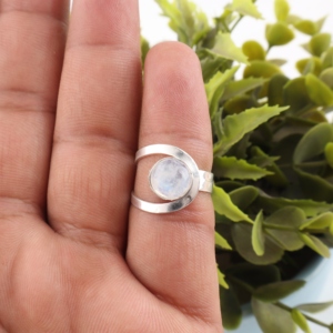 Bague élégante en pierre de lune arc-en-ciel blanche, faite à la main, nouvelle collection, en argent sterling 925 plaqué, pour femmes et filles. - Product Image 2