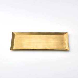 Bandeja de servir de latón ideal para cocinas gourmet, que ofrece una estética de servicio única que refleja la artesanía de lujo y la herencia artística. - Product Image 6