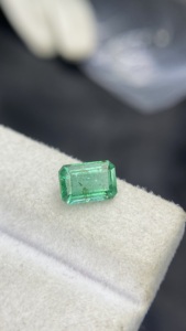 Esmeralda Zambiana Natural Certificada, Corte Octogonal, con Buen Brillo, Piedra Preciosa Suelta para Joyería, 1.14 Quilates - Product Image 6