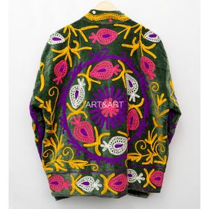 Chaqueta de Terciopelo Suzani de Lujo para Mujer, Bordado Tradicional Hecho a Mano, Bordado Floral Étnico Bohemio, ART&ART, Ecológico, de Secado Rápido - Product Image 3