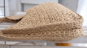 Adoptez le style estival pur avec ce sac élégant en fil naturel, doté d'un design tissé simple et d'une bandoulière confortable. - Product Image 5