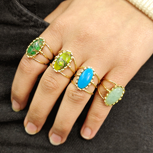 Fournitures de bijoux en gros, bague ajustable en émeraude de Mohave, cuivre et turquoise, plaquée or 18 carats, forme ovale, pierres précieuses, bagues statement. - Product Image 3